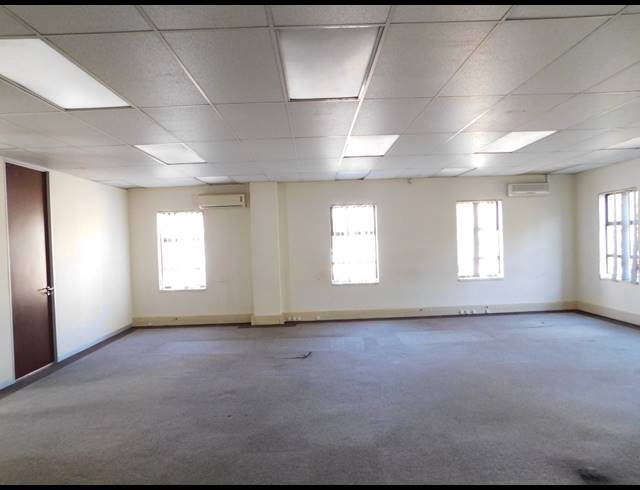 780M² OFFICE TO LET IN FERNDALE